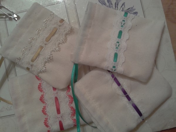 Happy Bags with ribbon & lace Happy Bags with ribbon & lace